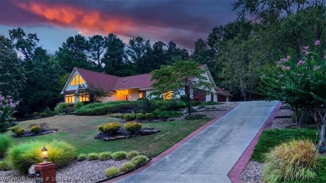 9109 Canopy Oaks Drive, Fort Smith, AR 72903