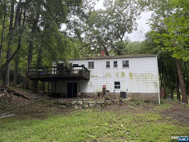 13 Alpine Drive, Kinnelon Borough, NJ 07405