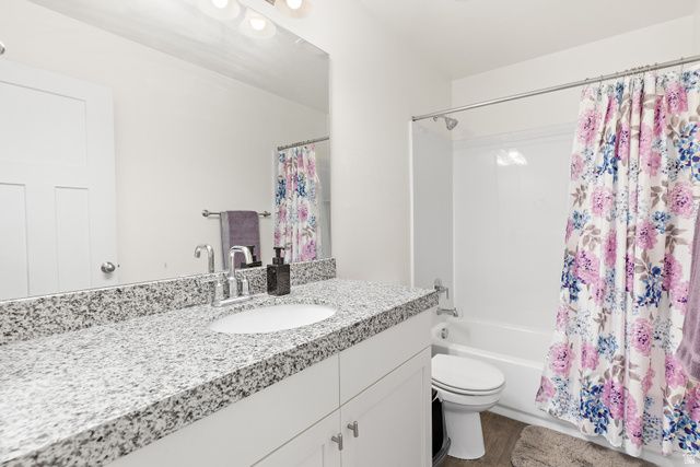 7077 N SPRING HILL LN, Eagle Mountain, UT 84005