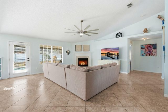 14 ROXANNE LANE, Palm Coast, FL 32164