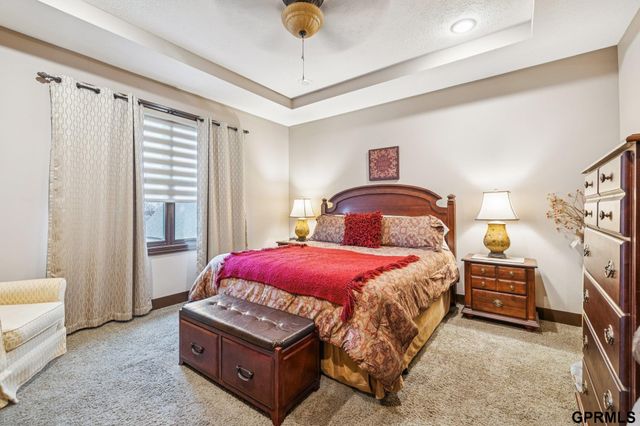 5713 N 159th Street, Omaha, NE 68116