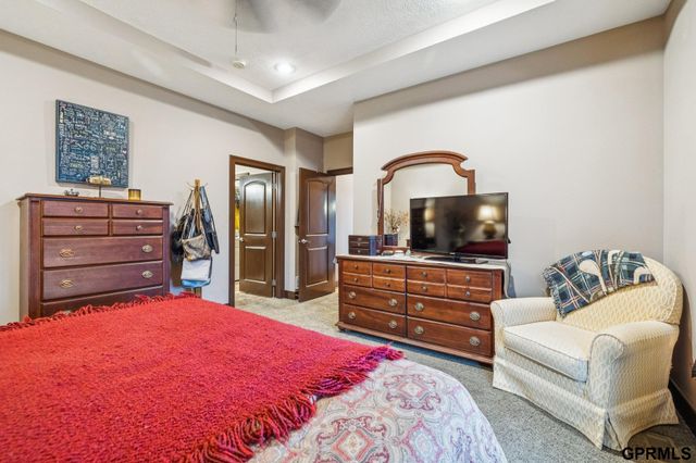 5713 N 159th Street, Omaha, NE 68116