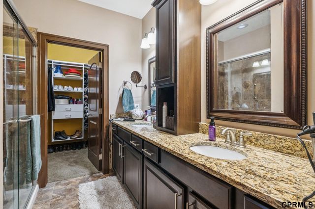 5713 N 159th Street, Omaha, NE 68116