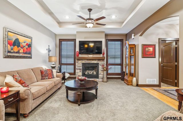 5713 N 159th Street, Omaha, NE 68116