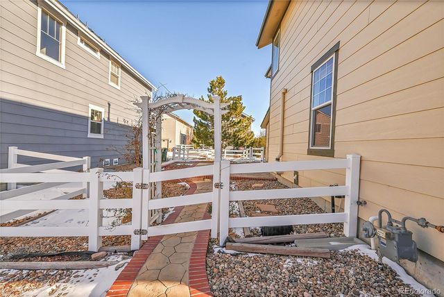 1172 S Coolidge Circle, Aurora, CO 80018