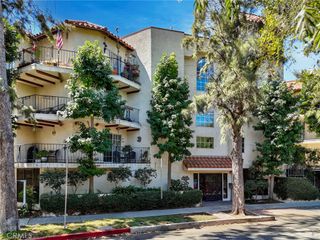 4249 LONGRIDGE Avenue 102, Studio City, CA 91604