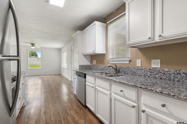 103 New Street, Lone Oak, TX 75453