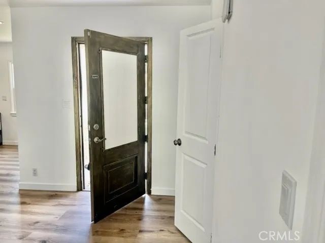 19550 Vanowen, Reseda, CA 91335