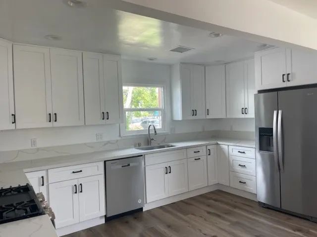 19550 Vanowen, Reseda, CA 91335