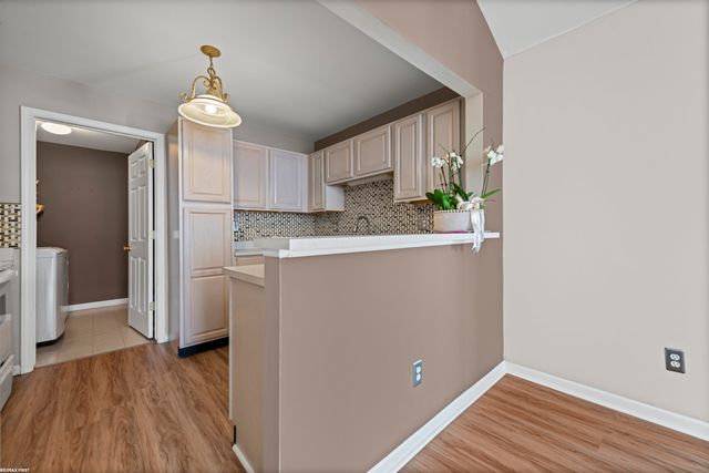 52244 STONERIDGE Drive, Utica, MI 48042