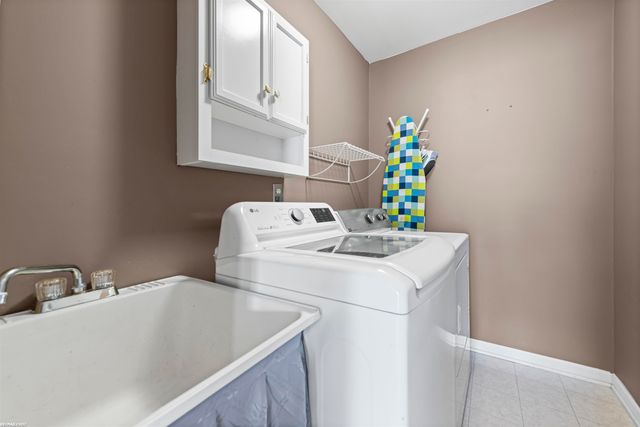 52244 STONERIDGE Drive, Utica, MI 48042