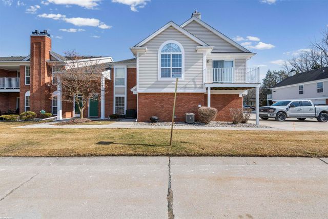 52244 STONERIDGE Drive, Utica, MI 48042