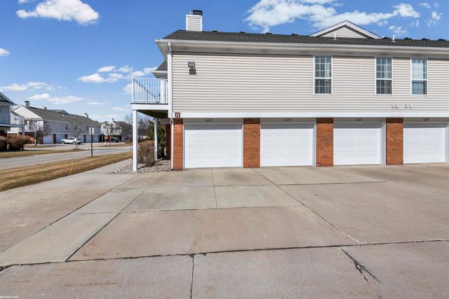 52244 STONERIDGE Drive, Utica, MI 48042