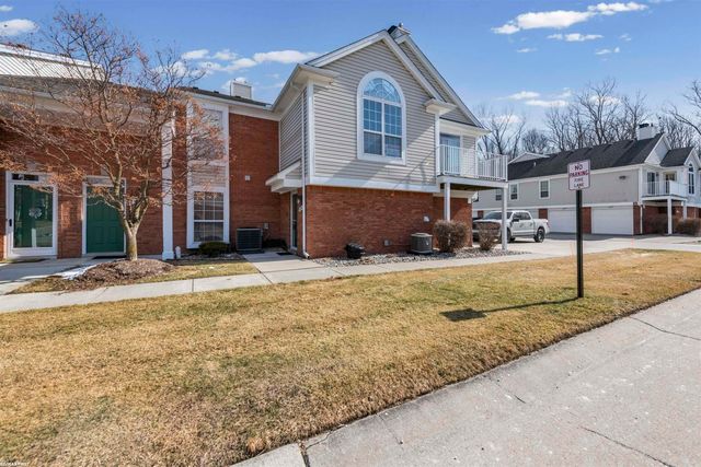 52244 STONERIDGE Drive, Utica, MI 48042