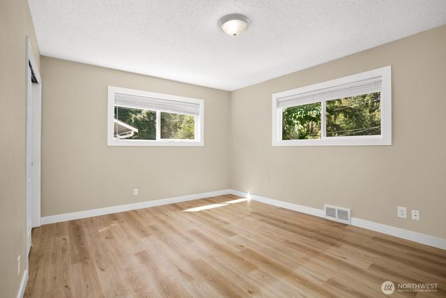 37110 5th Ave SW, Federal Way, WA 98023