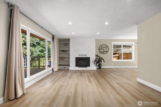 37110 5th Ave SW, Federal Way, WA 98023
