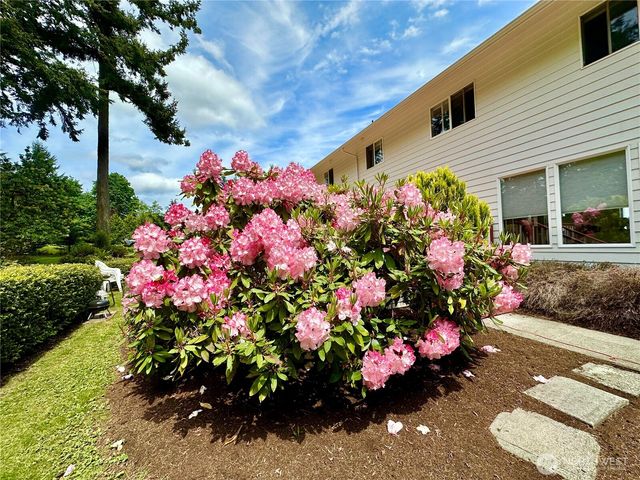 230 Rocky Mountain High Rd, Camano Island, WA 98282