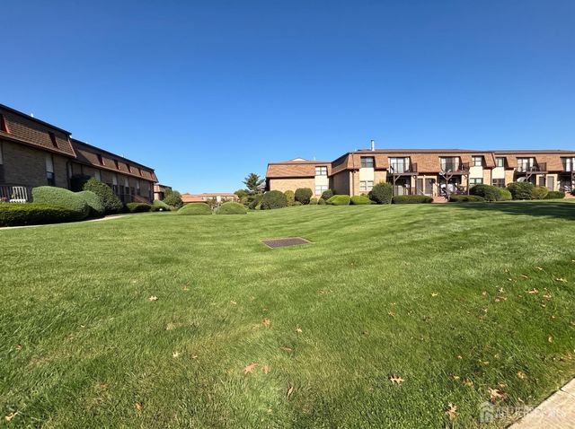 1315 N Oaks Boulevard, North Brunswick, NJ 08902