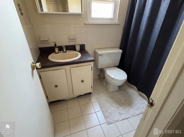 1315 N Oaks Boulevard, North Brunswick, NJ 08902