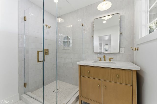515 Kings Place, Newport Beach, CA 92663