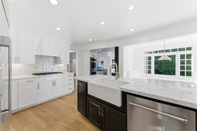 515 Kings Place, Newport Beach, CA 92663