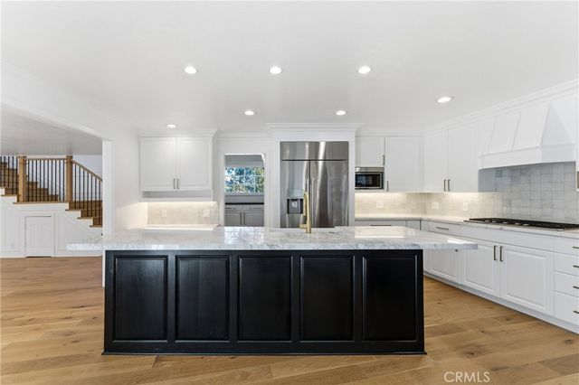 515 Kings Place, Newport Beach, CA 92663