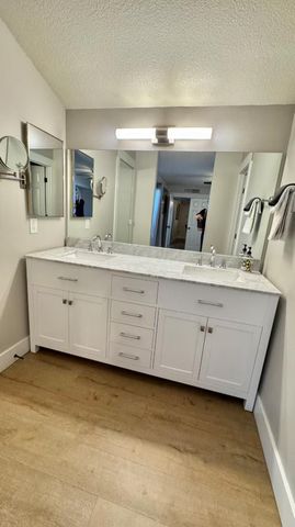 9550 N 94th Place 215, Scottsdale, AZ 85258