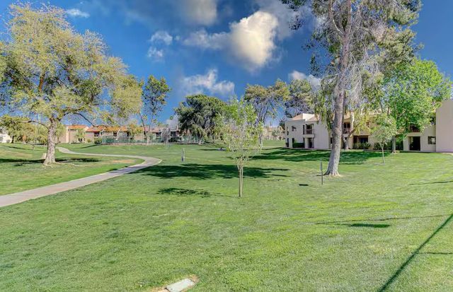9550 N 94th Place 215, Scottsdale, AZ 85258