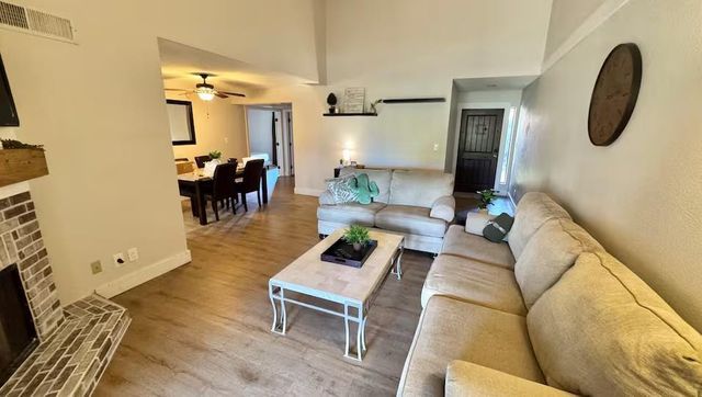 9550 N 94th Place 215, Scottsdale, AZ 85258