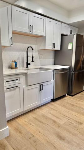 9550 N 94th Place 215, Scottsdale, AZ 85258