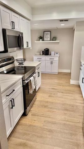 9550 N 94th Place 215, Scottsdale, AZ 85258