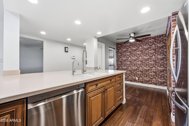 5233 N 15TH Drive, Phoenix, AZ 85015