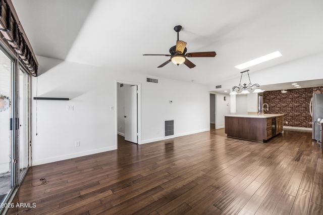 5233 N 15TH Drive, Phoenix, AZ 85015