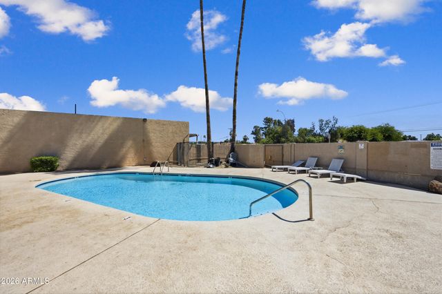 5233 N 15TH Drive, Phoenix, AZ 85015