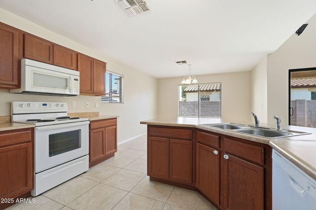 2691 S CHAPARRAL Road, Apache Junction, AZ 85119