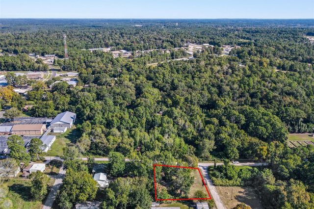 214 E Beaumont Avenue, Onalaska, TX 77360