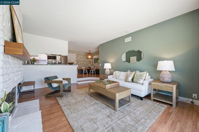 1739 Woodcrest Dr, Concord, CA 94521