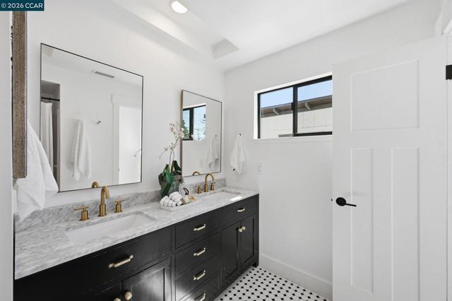 1739 Woodcrest Dr, Concord, CA 94521