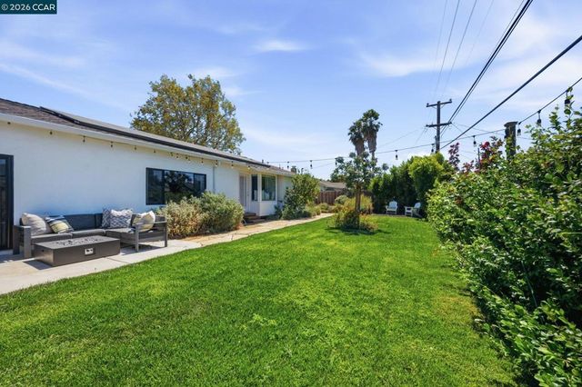 1739 Woodcrest Dr, Concord, CA 94521