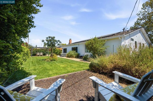 1739 Woodcrest Dr, Concord, CA 94521