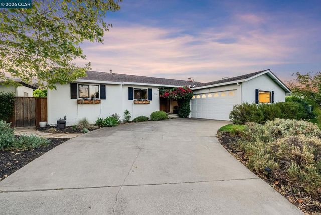 1739 Woodcrest Dr, Concord, CA 94521