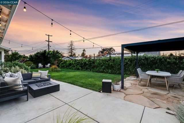 1739 Woodcrest Dr, Concord, CA 94521