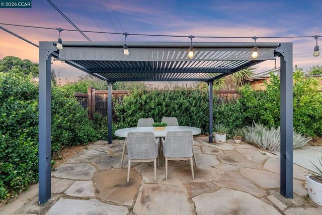 1739 Woodcrest Dr, Concord, CA 94521