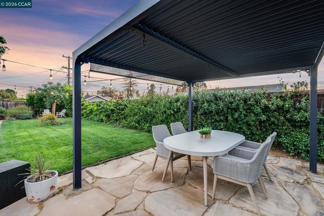 1739 Woodcrest Dr, Concord, CA 94521