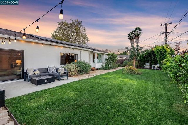 1739 Woodcrest Dr, Concord, CA 94521