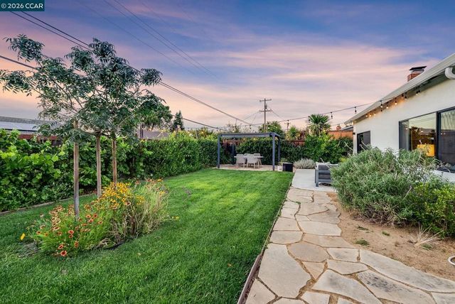 1739 Woodcrest Dr, Concord, CA 94521