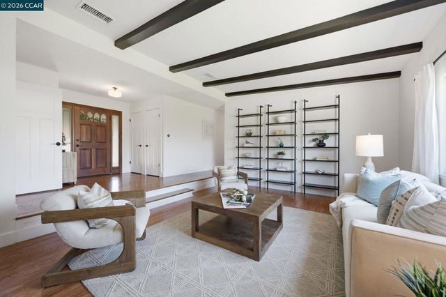 1739 Woodcrest Dr, Concord, CA 94521