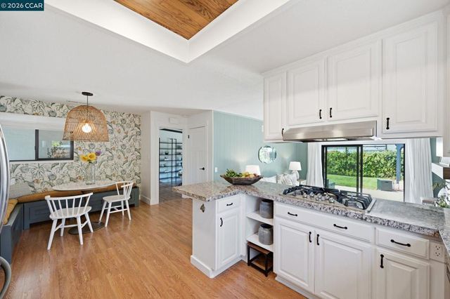 1739 Woodcrest Dr, Concord, CA 94521