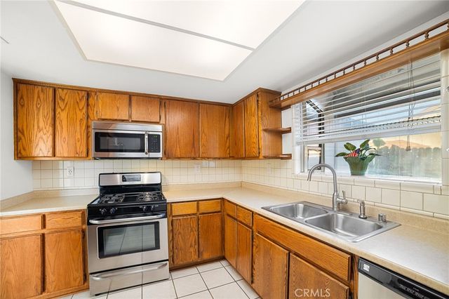 1549 Agate, Colton, CA 92324