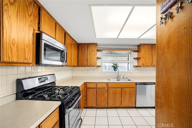 1549 Agate, Colton, CA 92324